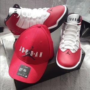 Jordan Max Aura Red & White